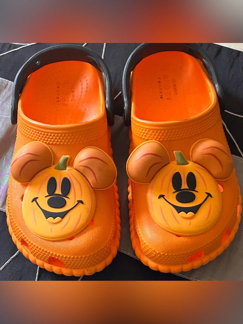 CROCS Disney 2025 Mickey Mouse Pumpkin Halloween Sz 12 Orange Limited Edition 🎃